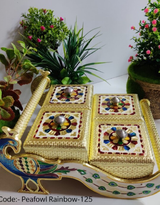 Wooden dry fruit box
